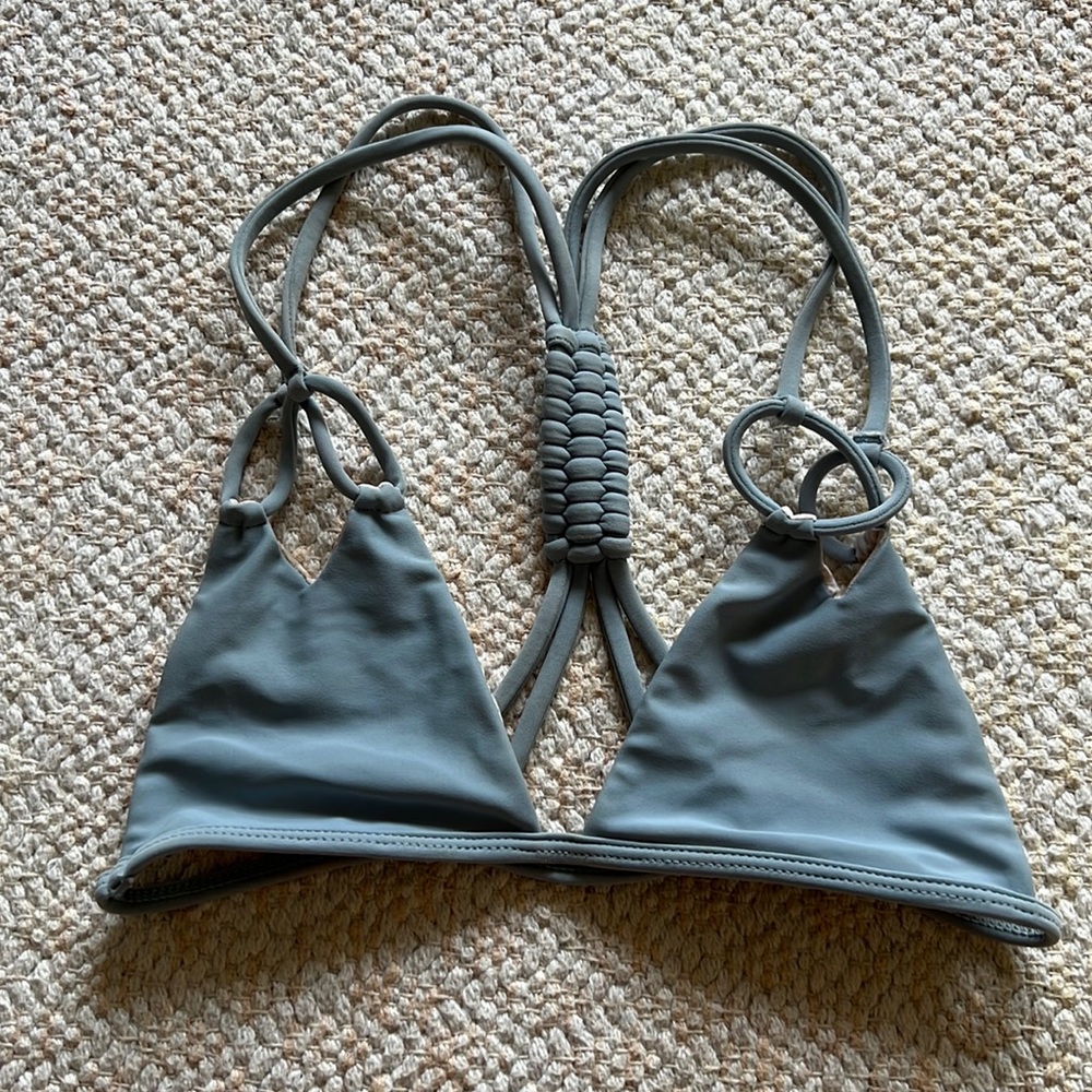Acacia top in light blue size xs